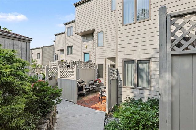 12 Sea Breeze Lane, Bristol, RI 02809