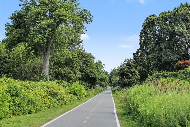 12 Sea Breeze Lane, Bristol, RI 02809