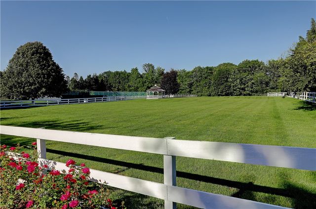 12 Sea Breeze Lane, Bristol, RI 02809