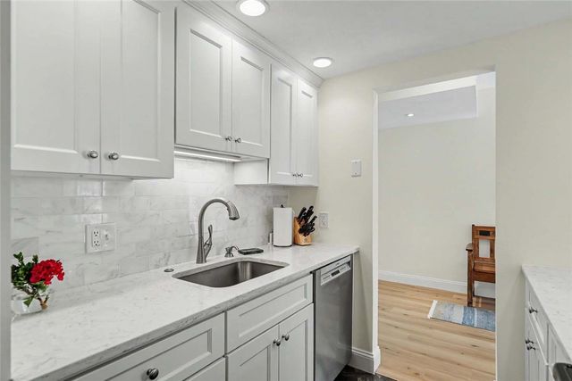12 Sea Breeze Lane, Bristol, RI 02809