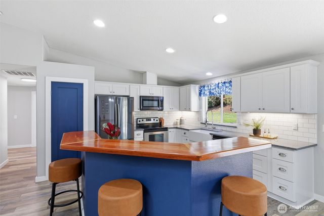 31112 NE 75TH Place, La Center, WA 98629
