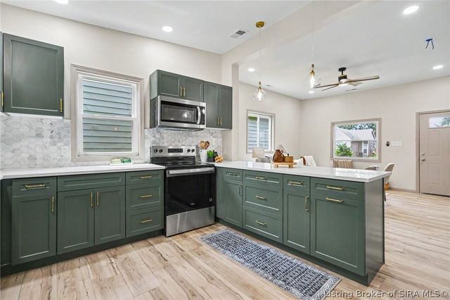 1022 S Virginia Avenue, Clarksville, IN 47129