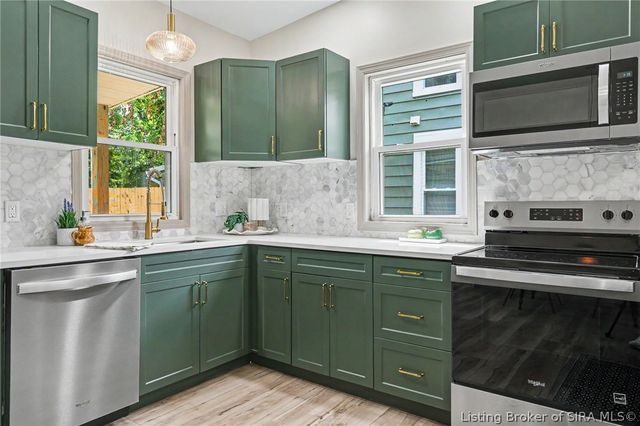 1022 S Virginia Avenue, Clarksville, IN 47129