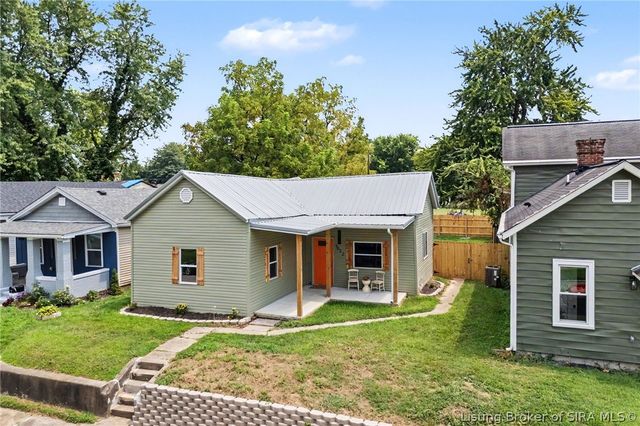 1022 S Virginia Avenue, Clarksville, IN 47129
