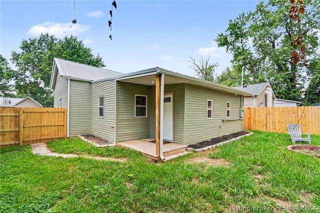 1022 S Virginia Avenue, Clarksville, IN 47129