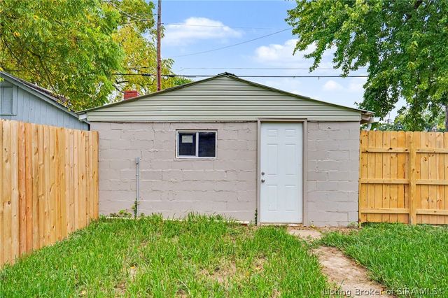 1022 S Virginia Avenue, Clarksville, IN 47129
