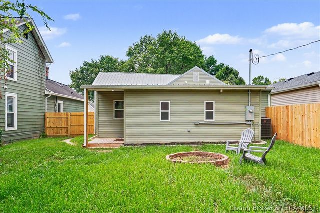 1022 S Virginia Avenue, Clarksville, IN 47129