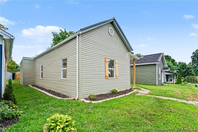 1022 S Virginia Avenue, Clarksville, IN 47129