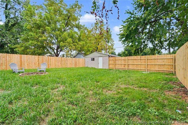1022 S Virginia Avenue, Clarksville, IN 47129