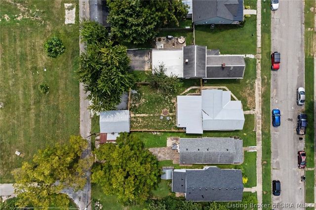 1022 S Virginia Avenue, Clarksville, IN 47129