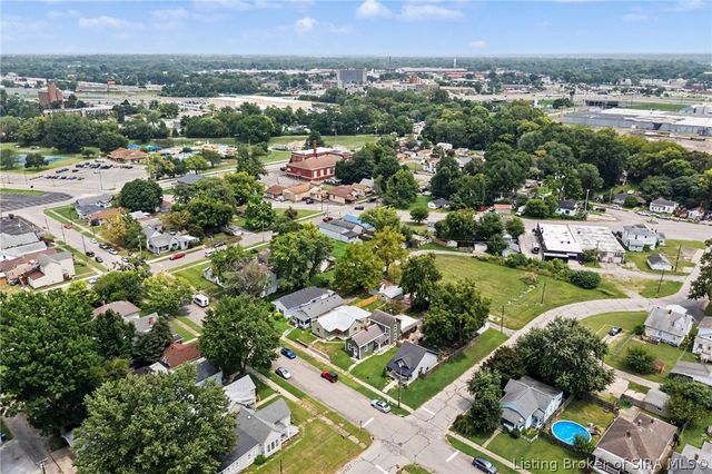 1022 S Virginia Avenue, Clarksville, IN 47129