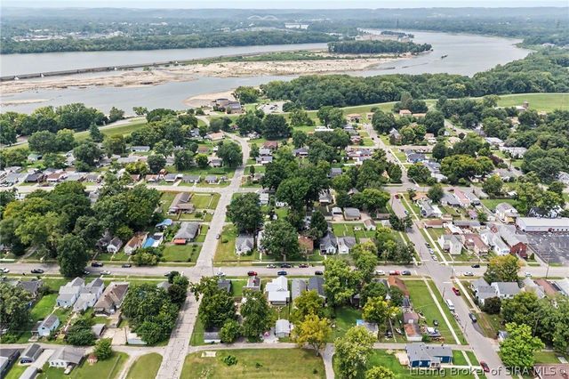 1022 S Virginia Avenue, Clarksville, IN 47129
