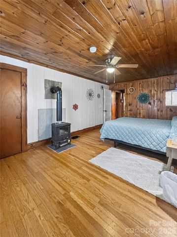 683 McDaniel Road, Lake Lure, NC 28746