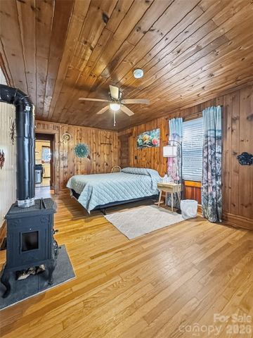683 McDaniel Road, Lake Lure, NC 28746