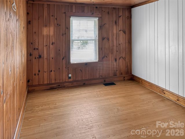683 McDaniel Road, Lake Lure, NC 28746