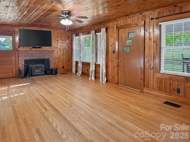 683 McDaniel Road, Lake Lure, NC 28746