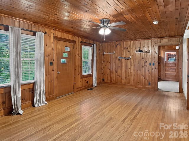 683 McDaniel Road, Lake Lure, NC 28746