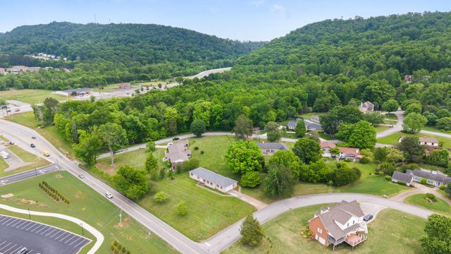 9501 Heathwood Drive, Collegedale, TN 37363