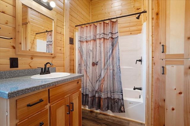 2290 Brooks Lane, Sadler, TX 76264