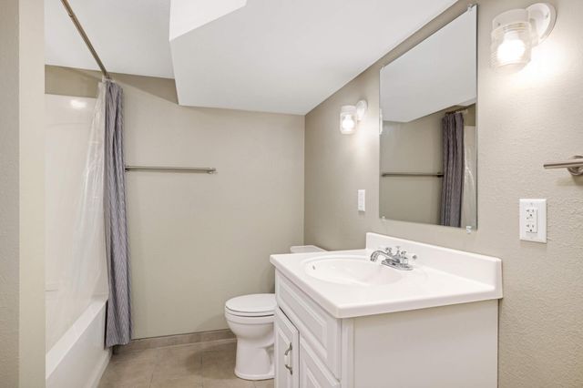 1507 Hoyt Avenue W, Falcon Heights, MN 55108