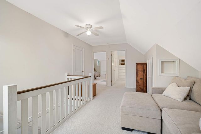 1507 Hoyt Avenue W, Falcon Heights, MN 55108
