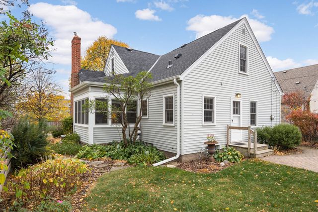 1507 Hoyt Avenue W, Falcon Heights, MN 55108