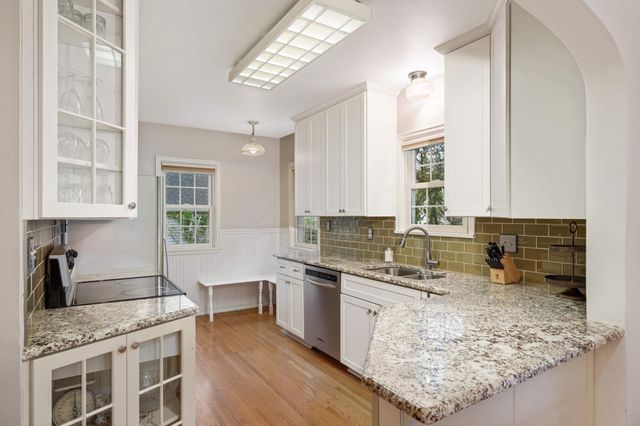 1507 Hoyt Avenue W, Falcon Heights, MN 55108