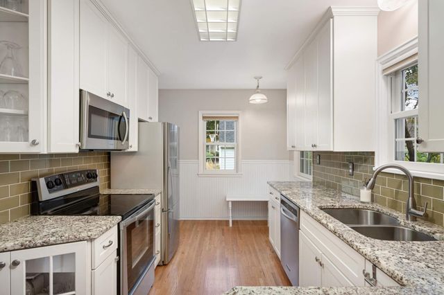 1507 Hoyt Avenue W, Falcon Heights, MN 55108