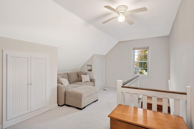 1507 Hoyt Avenue W, Falcon Heights, MN 55108