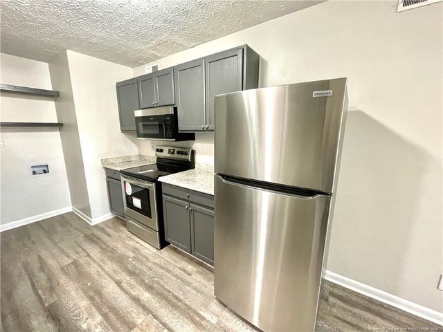 3617 Metric Drive, Hope Mills, NC 28348