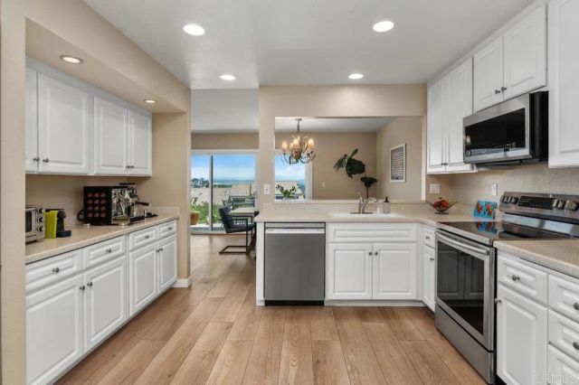 6547 Caminito Catalan, La Jolla, CA 92037