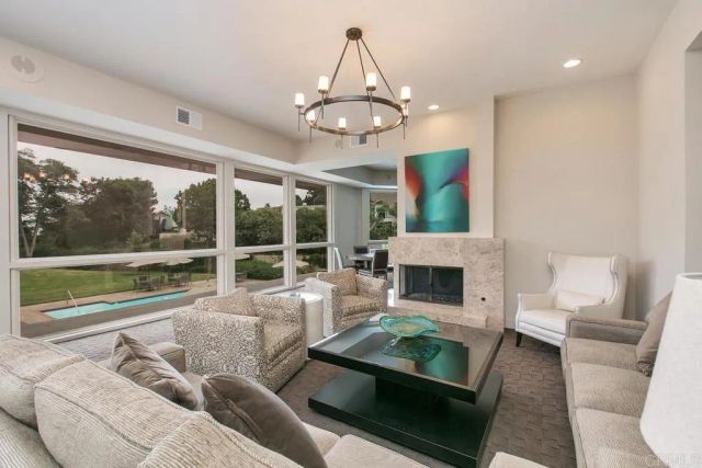 6547 Caminito Catalan, La Jolla, CA 92037
