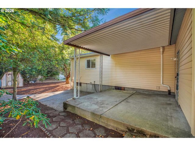 3724 Se SCHILLER St, Portland, OR 97202
