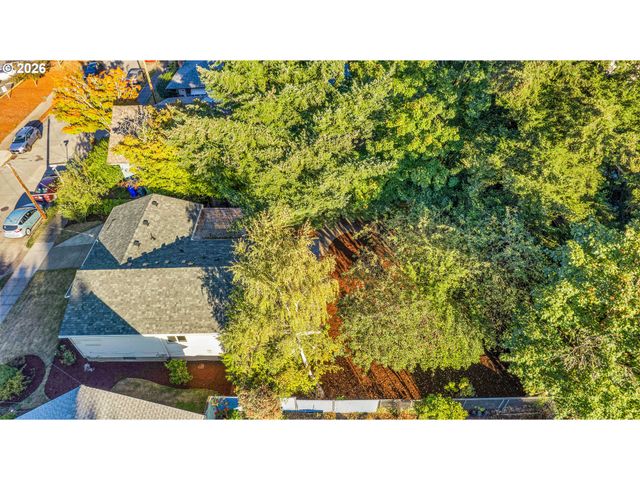 3724 Se SCHILLER St, Portland, OR 97202