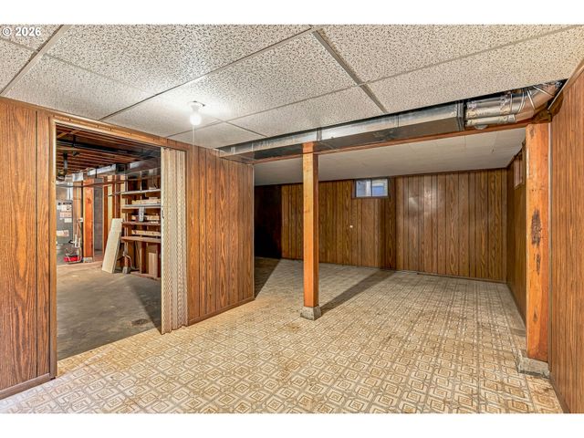 3724 Se SCHILLER St, Portland, OR 97202