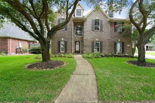 2829 Fairway Drive, Friendswood, TX 77546