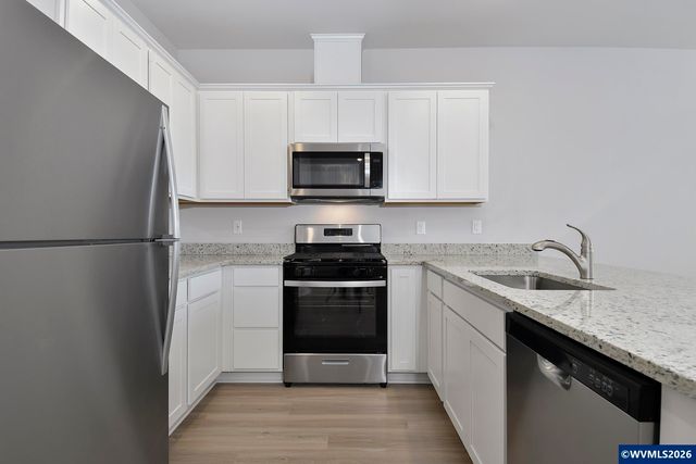 1145 Parkside Av, Woodburn, OR 97071