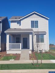 1145 Parkside Av, Woodburn, OR 97071
