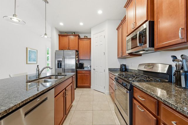 10375 SW Indian Lilac Trail, Port St. Lucie, FL 34987