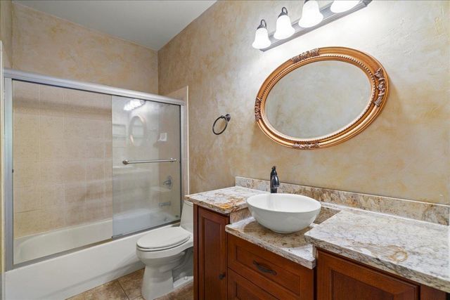 15 Kiohuohu Ln Apt 2, Lahaina, HI 96761