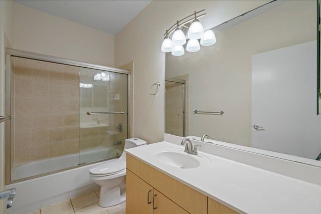 15 Kiohuohu Ln Apt 2, Lahaina, HI 96761