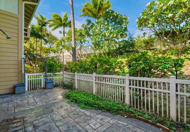 15 Kiohuohu Ln Apt 2, Lahaina, HI 96761