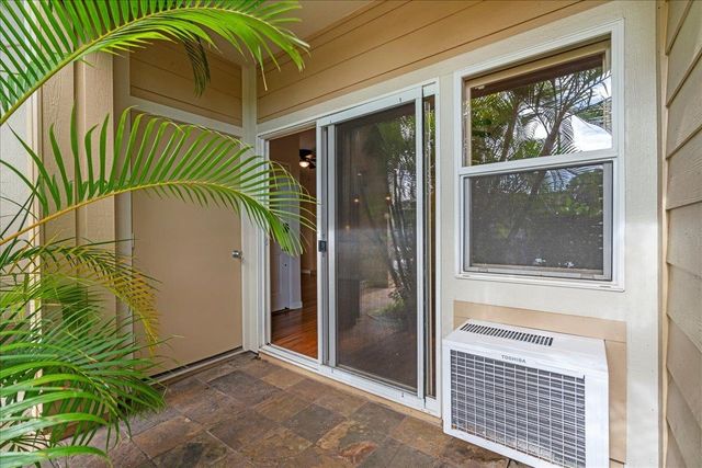 15 Kiohuohu Ln Apt 2, Lahaina, HI 96761