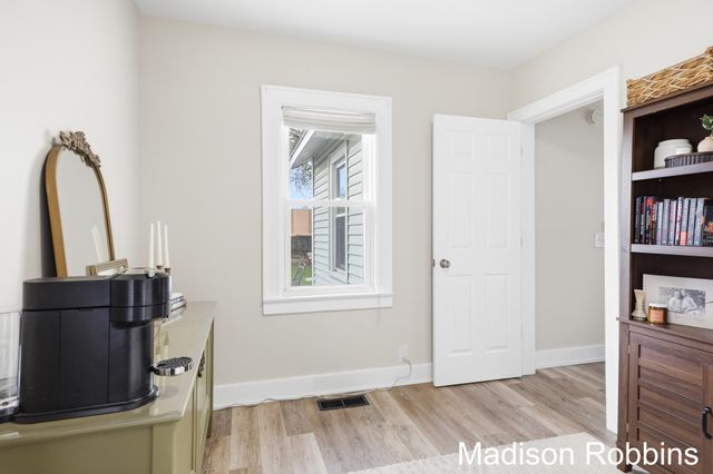 142 Meerse Street SE, Grand Rapids, MI 49507