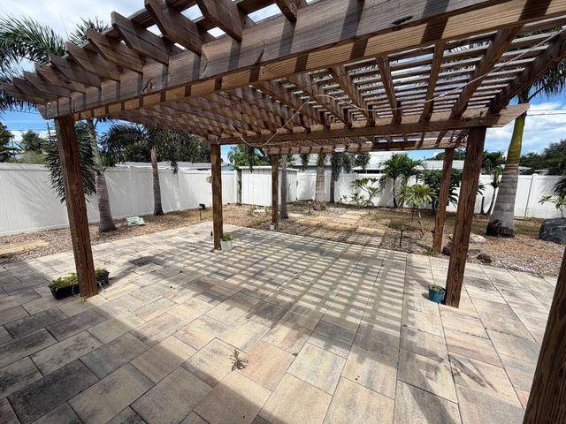 6017 43RD AVENUE N, St Petersburg, FL 33709
