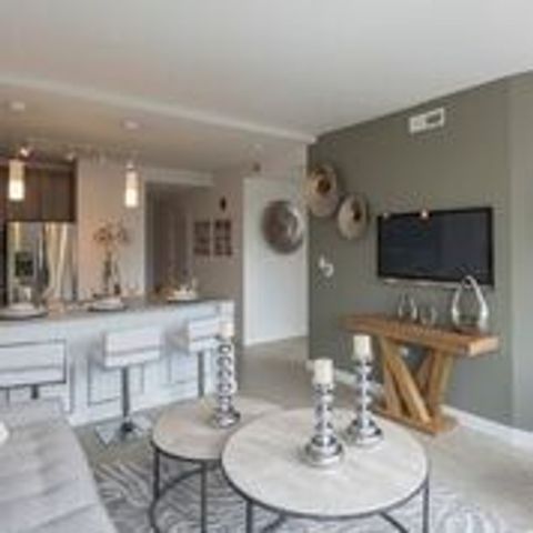 847 CHICAGO Avenue 603, Evanston, IL 60202