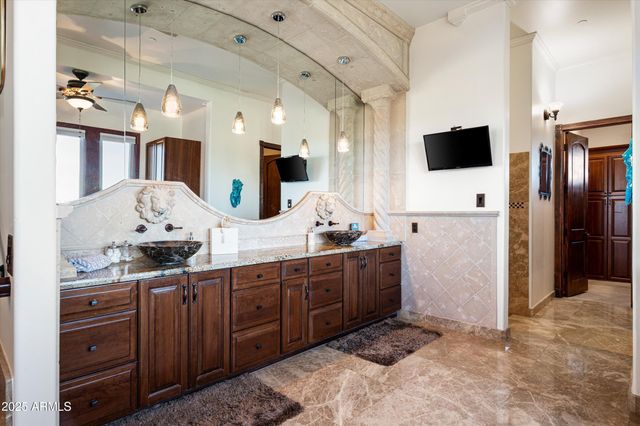 10638 E HEDGEHOG Place, Scottsdale, AZ 85262