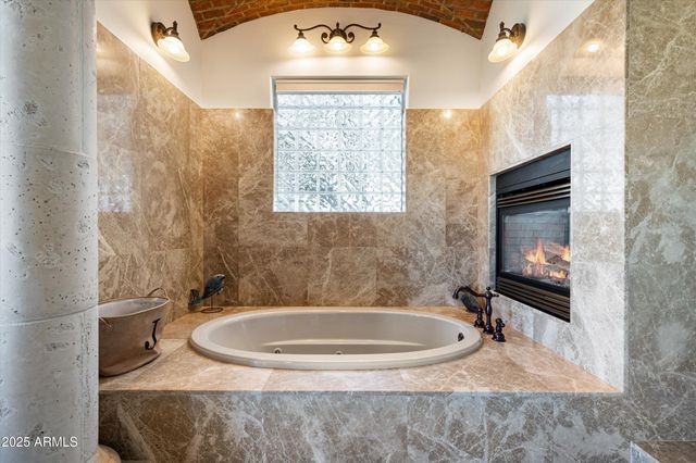 10638 E HEDGEHOG Place, Scottsdale, AZ 85262