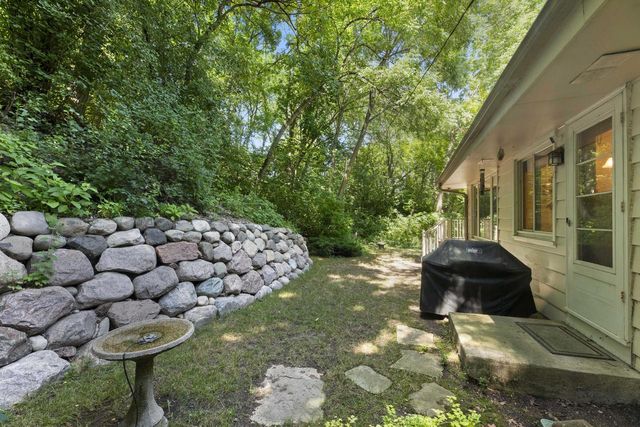 904 Lynne COURT, Waukesha, WI 53186
