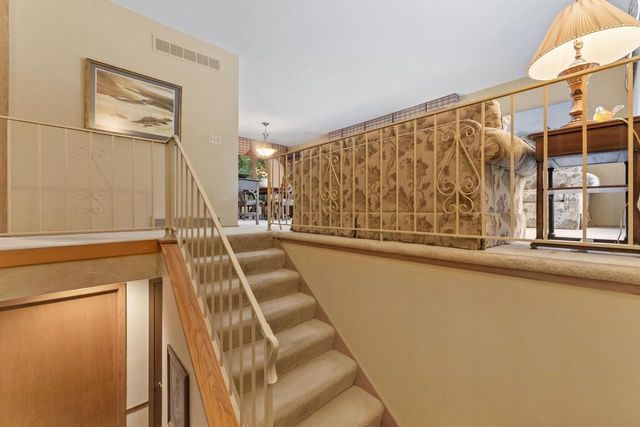 904 Lynne COURT, Waukesha, WI 53186